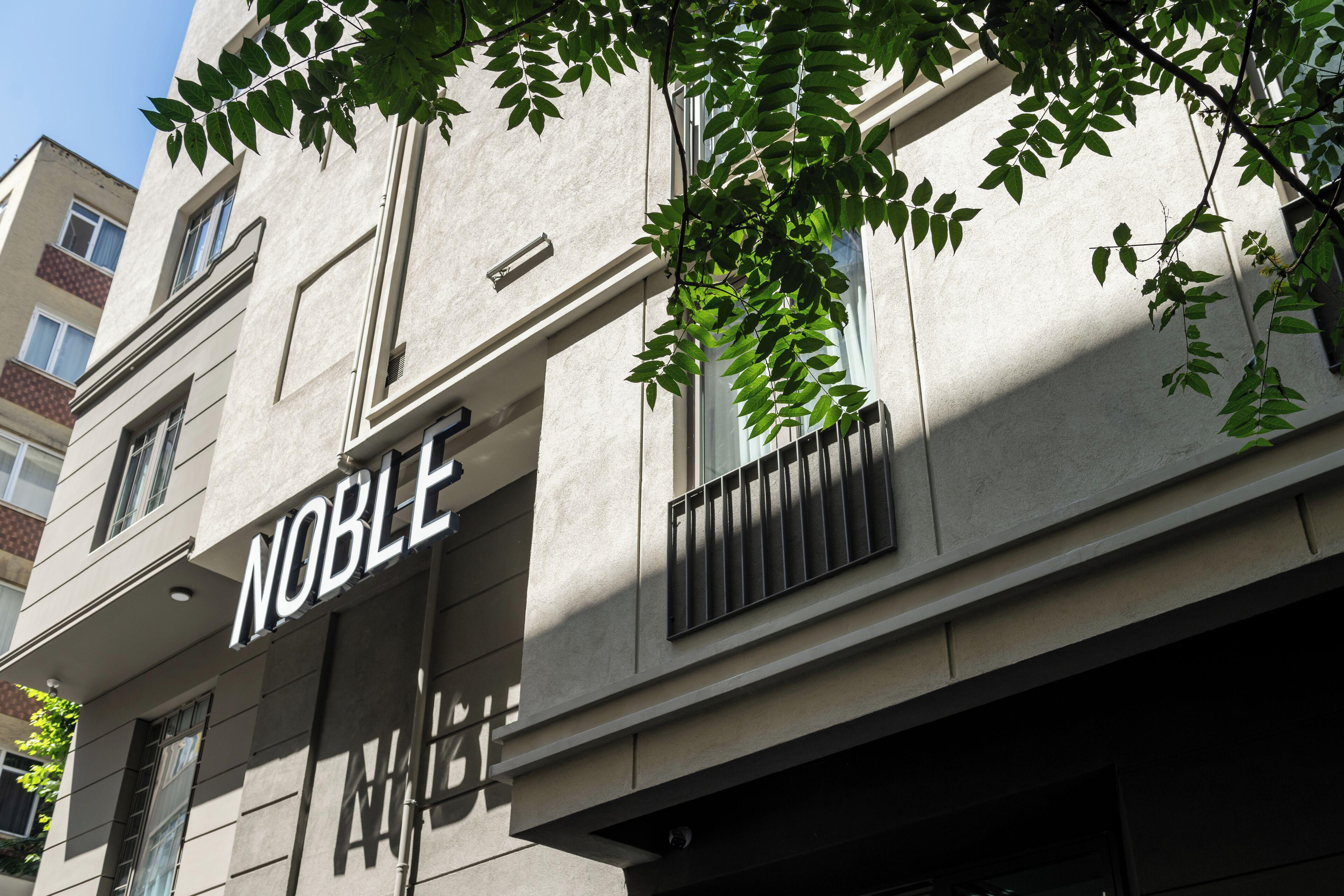 Noble Pangalti — Fotoğraflar 3